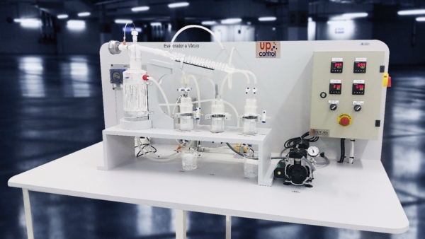 Equipamiento didáctico para ingeniería UpControl