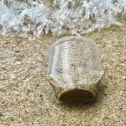 Microplásticos agua plastico mar playa contaminaciión