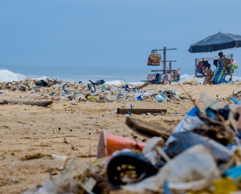 Espectrometría FTIR para identificar el plástico en el mar