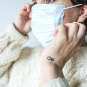 Covid-19 transmisión por aire uso de mascarilla cuidados virus