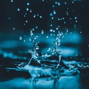 Calidad del agua limpia salpicadura splash
