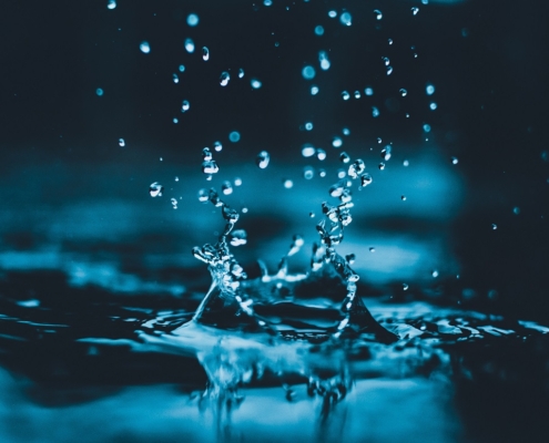 Calidad del agua limpia salpicadura splash