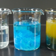 Precipitado en laboratorio de química