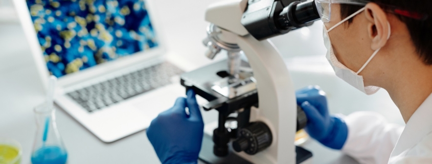 Análisis forense en laboratorio ciencia del crimen