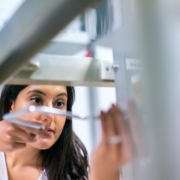 Equipos de laboratorio la importancia de renovarlos y mantenerlos actualizados