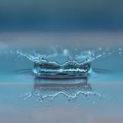 Agua desionizada para el laboratorio