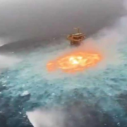 Incendio tuberías petróleo mar caspio