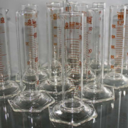 Probeta de laboratorio para la medición de líquidos