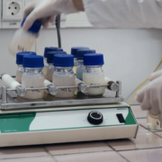 Agitador de laboratorio mecánico para la mezcla de muestras