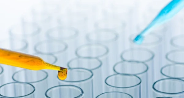 Pipeta equipos de laboratorio manejo de líquidos pipeteo