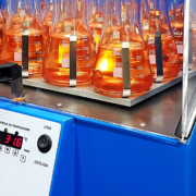 Incubadora con agitación equipos de laboratorio análisis
