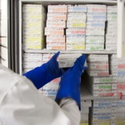 Freezer de laboratorio análisis ciencia refrigeración equipos de laboratorios
