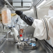 aislador farmacútico caja de guantes atmósfera inerte equipos de laboratorio análisis ciencia blogs
